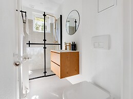 Charm 1 - Chic 2-bdr Apt With Shared Garden