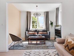 Charm 1 - Chic 2-bdr Apt With Shared Garden