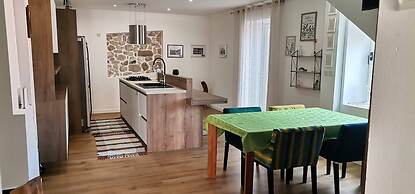 Cheerful Holiday House Illuminosa