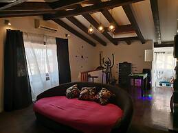 Cheerful Holiday House Illuminosa