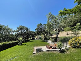Serene Tuscan Retreat With Breathtaking Views