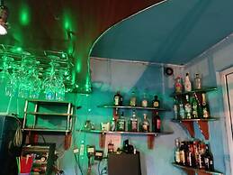 Cocktail Hotel