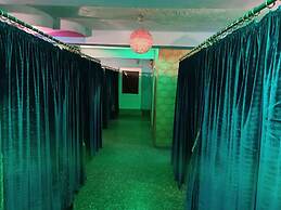 Cocktail Hotel