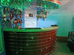 Cocktail Hotel