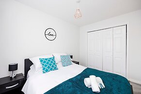 Newly Refurbished Charming 3-bed House in Barking