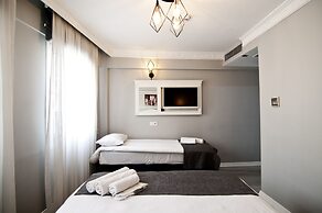 Nova City Hotel