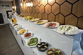 Nova City Hotel