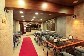Nova City Hotel