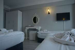 Nova City Hotel
