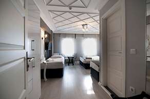 Nova City Hotel
