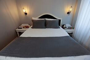Nova City Hotel