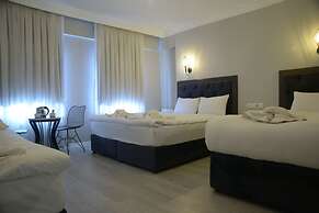 Nova City Hotel