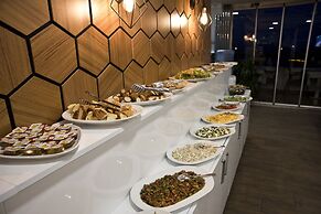 Nova City Hotel