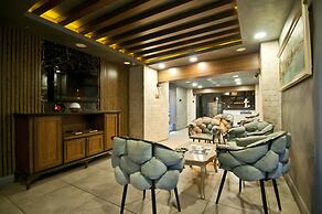 Nova City Hotel