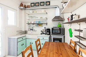 Gorgeous 2 bedrooms apt at Exarcheia