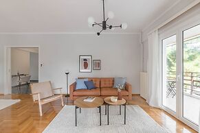 Homey 2BR Apartment in Cholargos