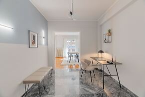 Homey 2BR Apartment in Cholargos