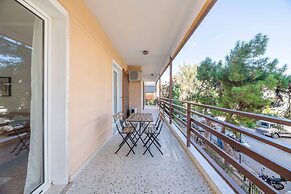 Homey 2BR Apartment in Cholargos