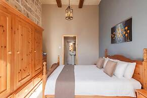 Naduri, Beautiful Gozitan Villa + Pool