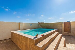 Naduri, Beautiful Gozitan Villa + Pool