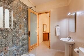 Naduri, Beautiful Gozitan Villa + Pool