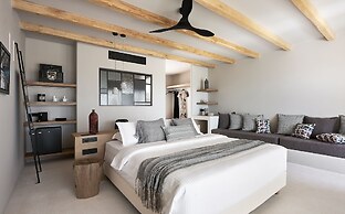 Cave Suites