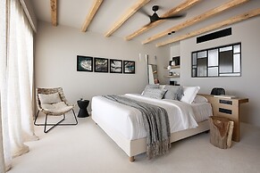 Cave Suites