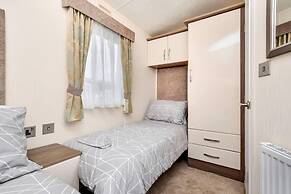 Spacious Stunning Lakeside 3 bed Holiday Home