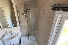 Spacious Stunning Lakeside 3 bed Holiday Home
