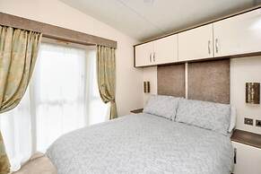 Spacious Stunning Lakeside 3 bed Holiday Home