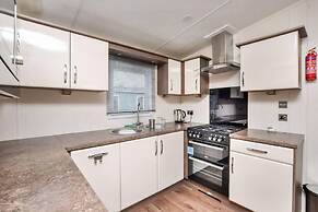 Spacious Stunning Lakeside 3 bed Holiday Home
