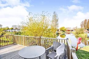 Spacious Stunning Lakeside 3 bed Holiday Home