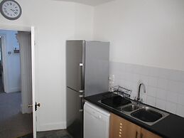 Lovely, Spacious Apartment - Sleeps 5