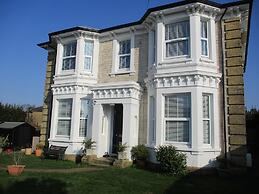Lovely, Spacious Apartment - Sleeps 5