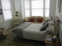 Lovely, Spacious Apartment - Sleeps 5