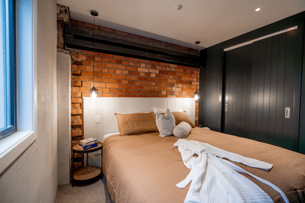 The Cobbler Hotel