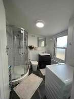 Stunning 4-bed Apartment in Cambridge