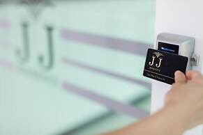JJ Residence