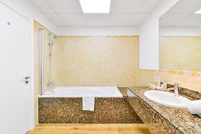 Luxury JBR - 2BR - Free Beach Resorts Access!