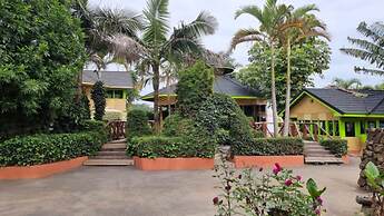 Heritage Breeze Hotel