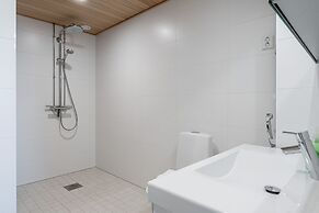 Stylish New 1BR Home with Sauna, Hosts 4 Guests