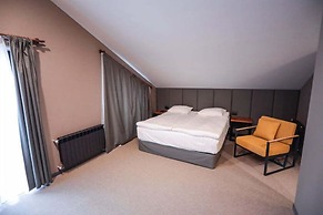 Teghenis Resort