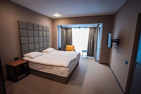 Teghenis Resort