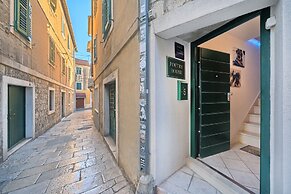 Poetry House