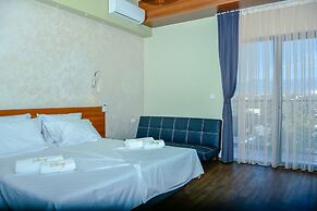 Hotel Story