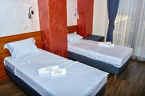 Hotel Story