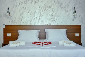 Hotel Story