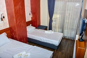 Hotel Story