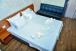 Hotel Story
