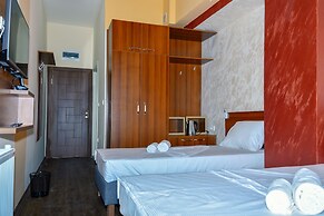 Hotel Story